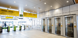 駅構内のSTATION BOOTH